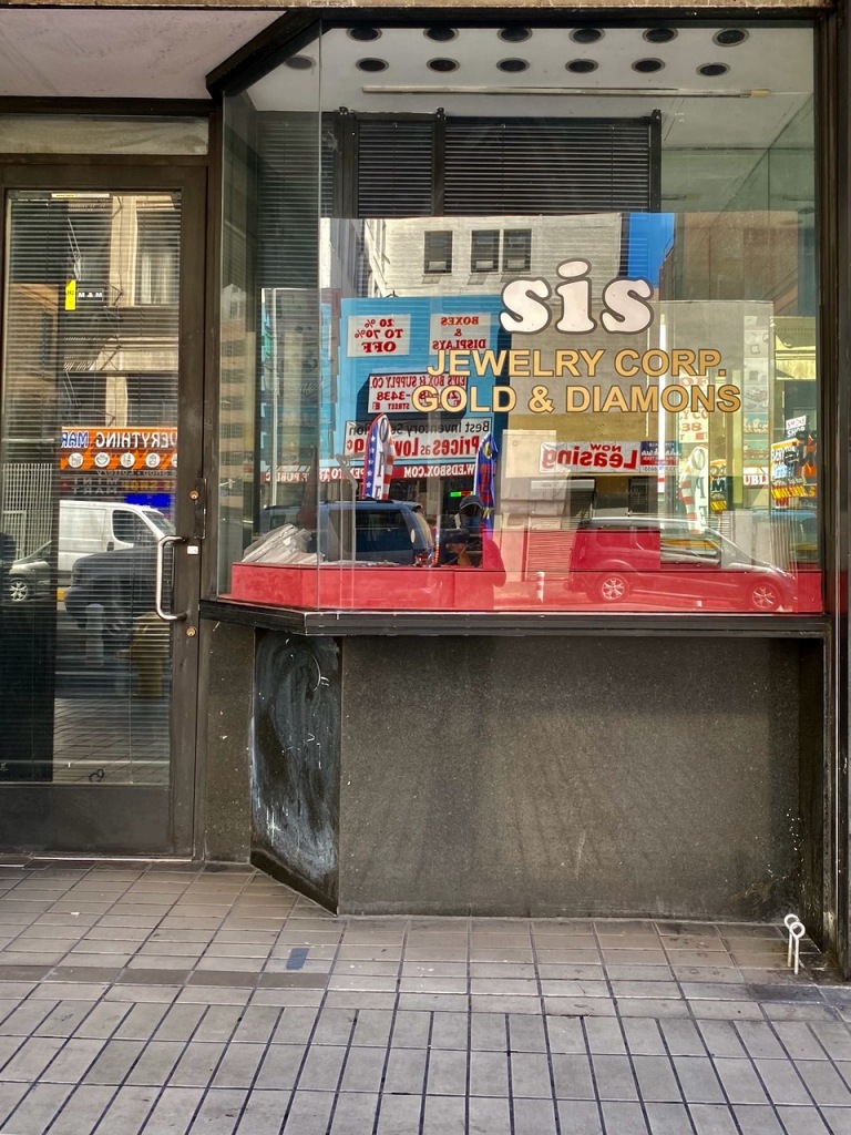 Street Photography: Storefront in The Diamon District 